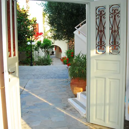 Aparthotel Nissia Kamares