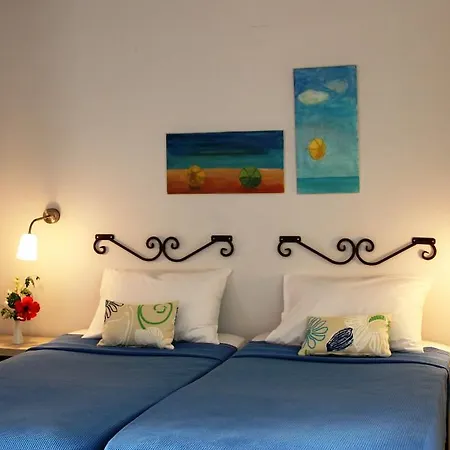 Apartahotel Nissia Kamares 3*