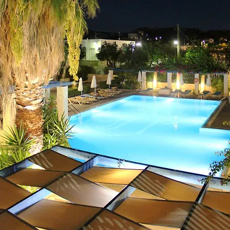 Apartahotel Nissia Kamares 3*